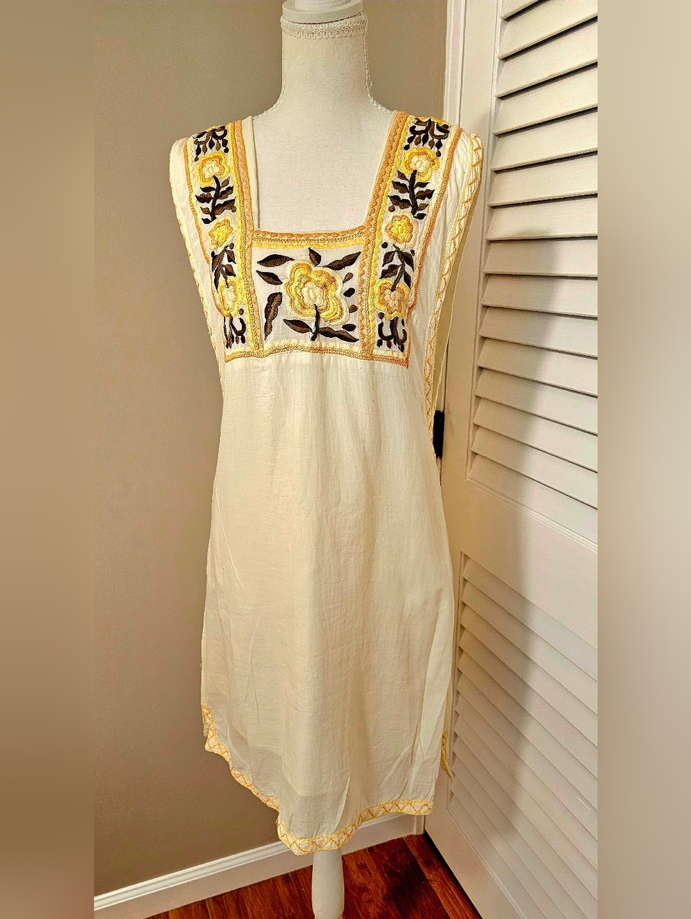 ✨ RARE CHASING UNICORNS FOUR STRONG WINDS MIDI DRESS ✨